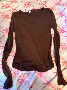 Women's Scoop Neck Long-Sleeve Top in Chocolate Brown